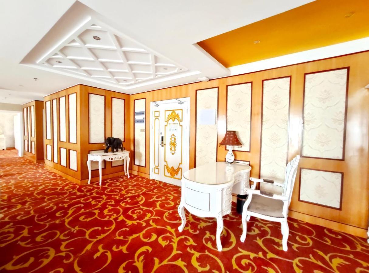 Golden Peacock Hotel Blantyre Exterior photo