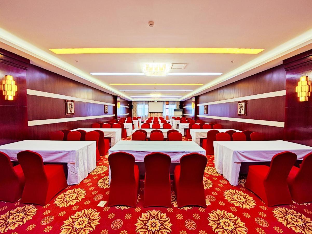Golden Peacock Hotel Blantyre Exterior photo